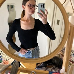 Abercrombie& Fitch Cropped Sweater